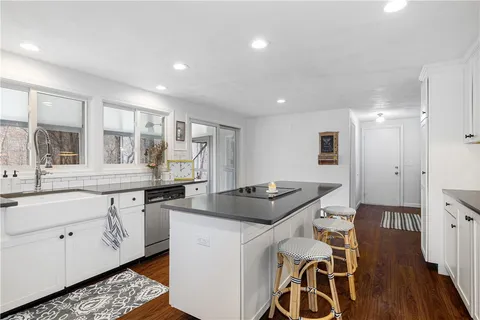 $1,295,000 | 4 Intrepid Lane, Jamestown, RI 02835