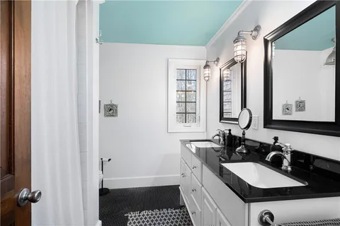 $1,295,000 | 4 Intrepid Lane, Jamestown, RI 02835