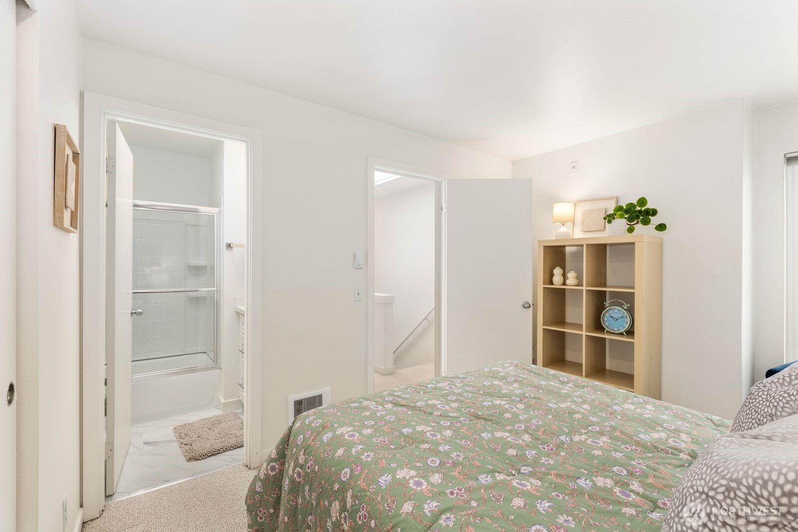 10237 Southeast 3rd Street, Unit 5 Bellevue, WA 98004 - Photo 26 of 35