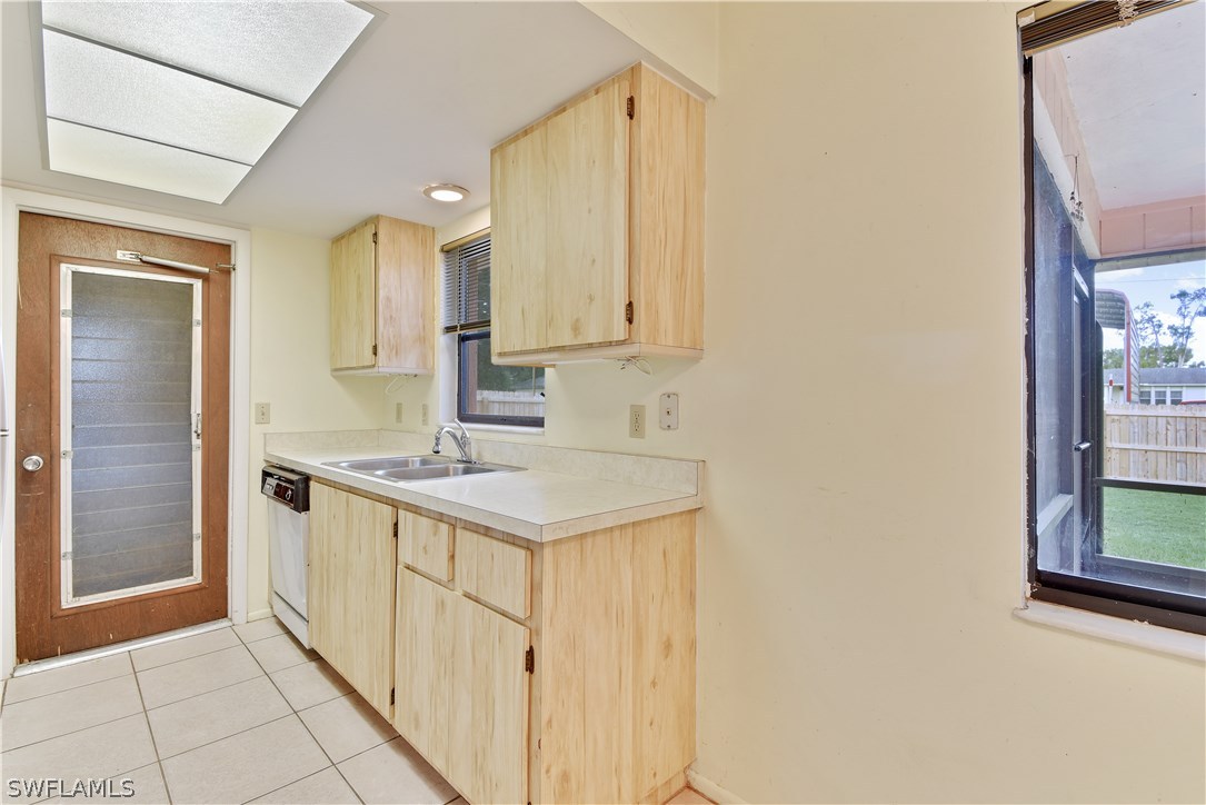 9208 Mandarin Road Fort Myers, FL 33967 - Photo 11 of 25 Gallery Image 11