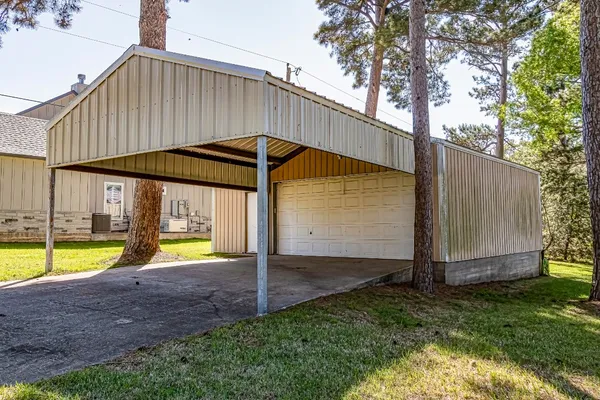 $862,400 | 1436 Indian Hill Boulevard, Livingston, TX 77351