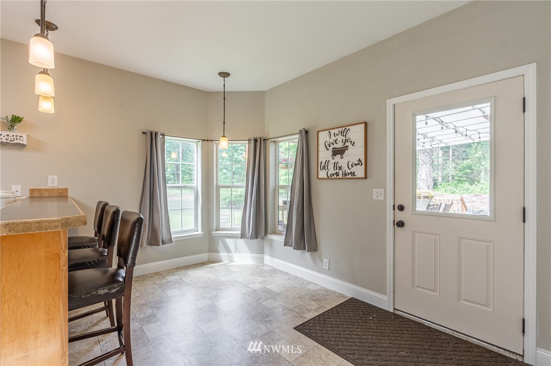 2065 East Pole Road Everson, WA 98247 - Photo 21 of 40 a view of a livingroom with furniture and window