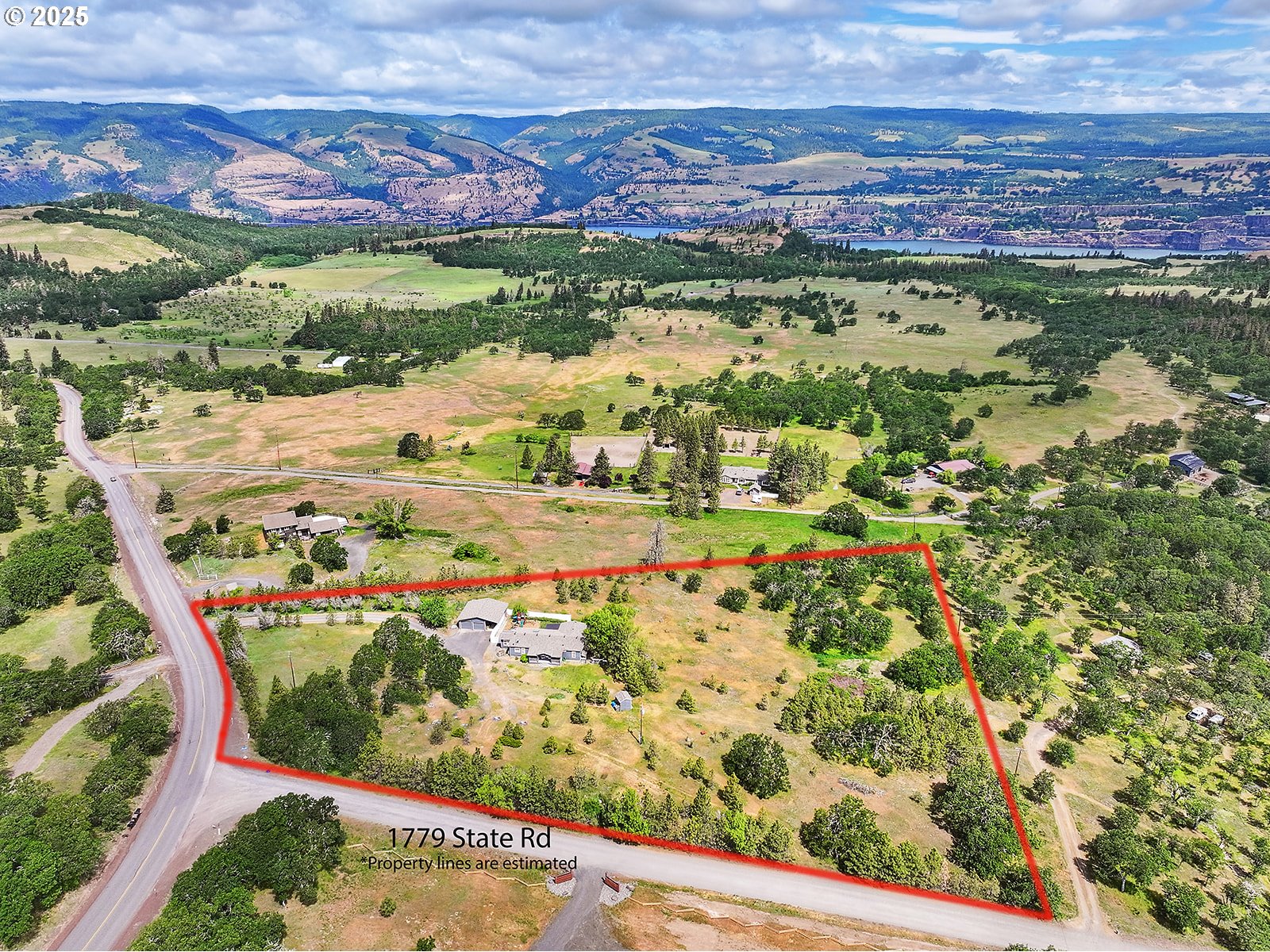 1779 State Road Mosier, OR 97040 - Photo 3 of 43 Gallery Image 3