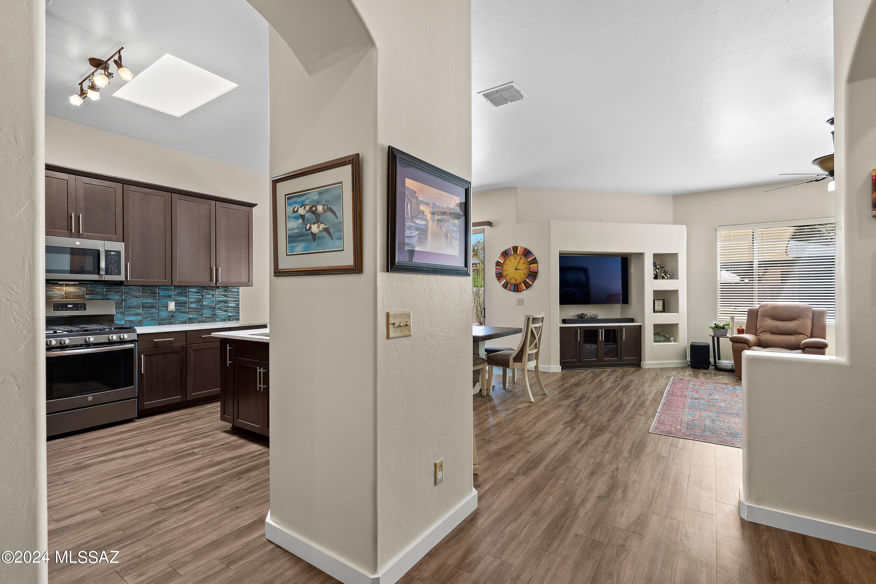 7561 West Pepper Ridge Road Tucson, AZ 85743 - Photo 4 of 45 Gallery Image 4