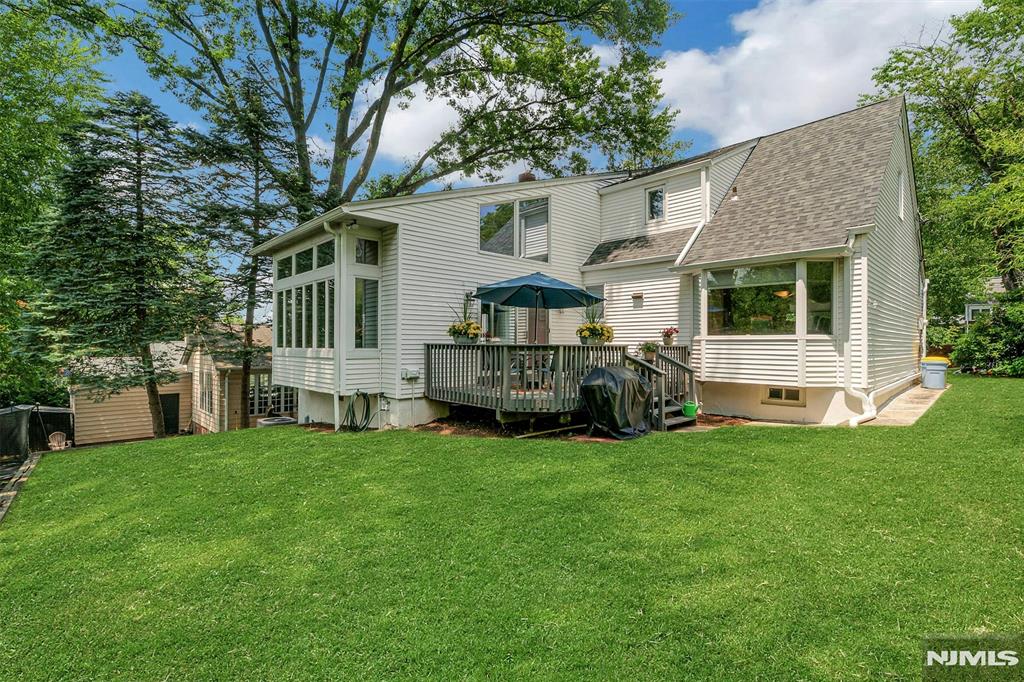 616 Rutland Avenue Teaneck, NJ 07666 - Photo 34 of 39