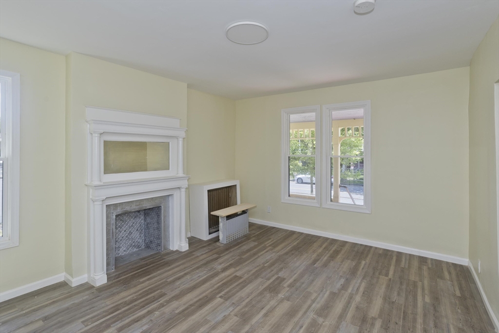 205 St James Avenue Springfield, MA 01109 - Photo 6 of 28