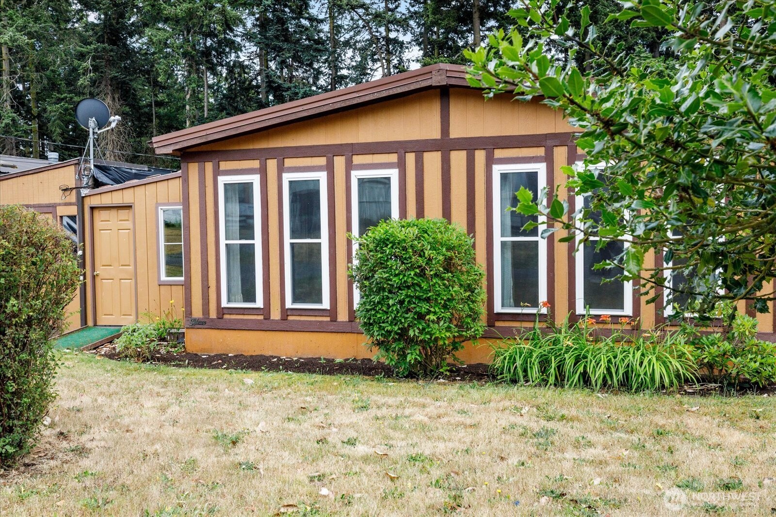 1361 North Goldie Road, Unit 16 Oak Harbor, WA 98277 - Photo 3 of 30
