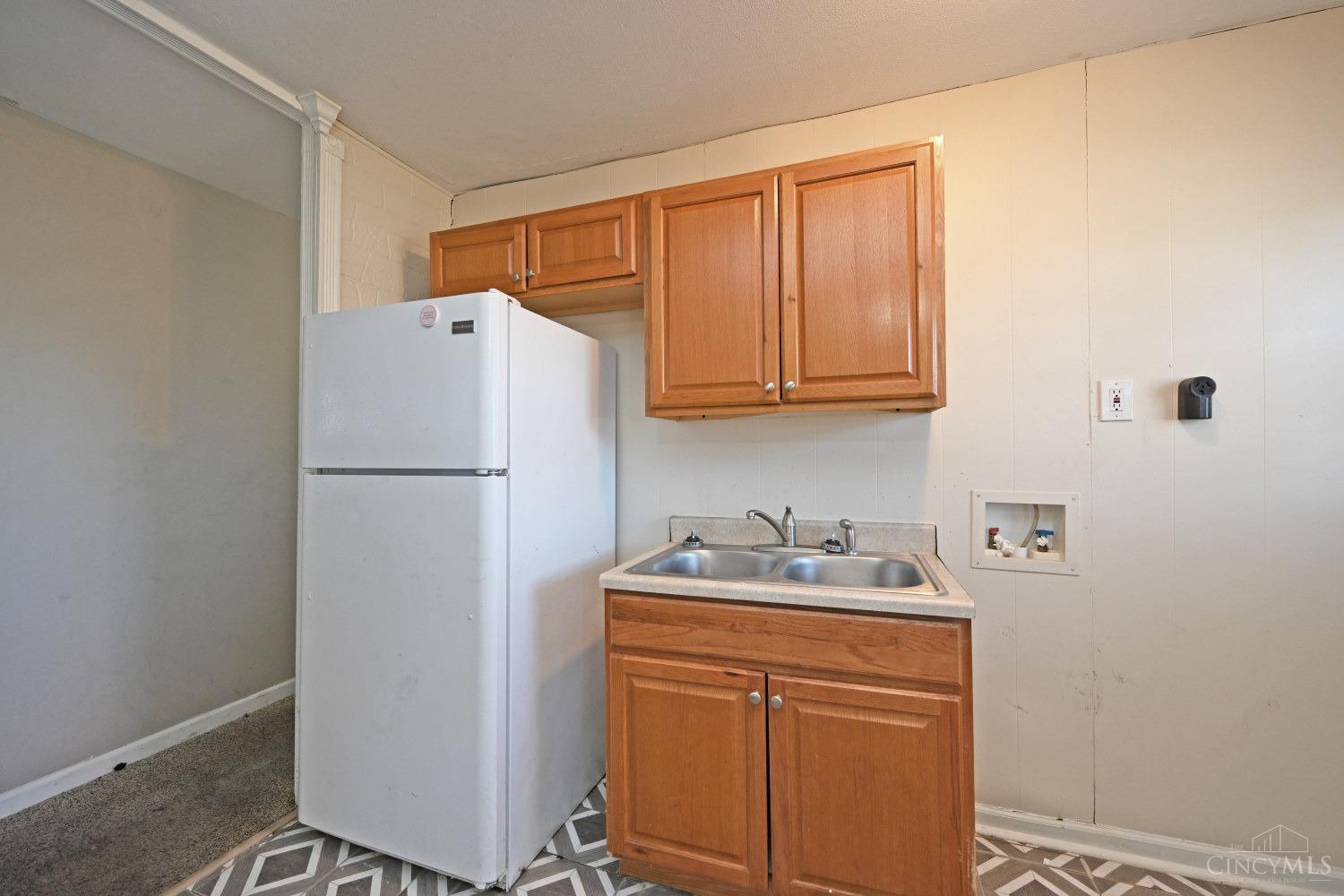 9528 Pippin Road Cincinnati, OH 45231 - Photo 12 of 25 Gallery Image 12
