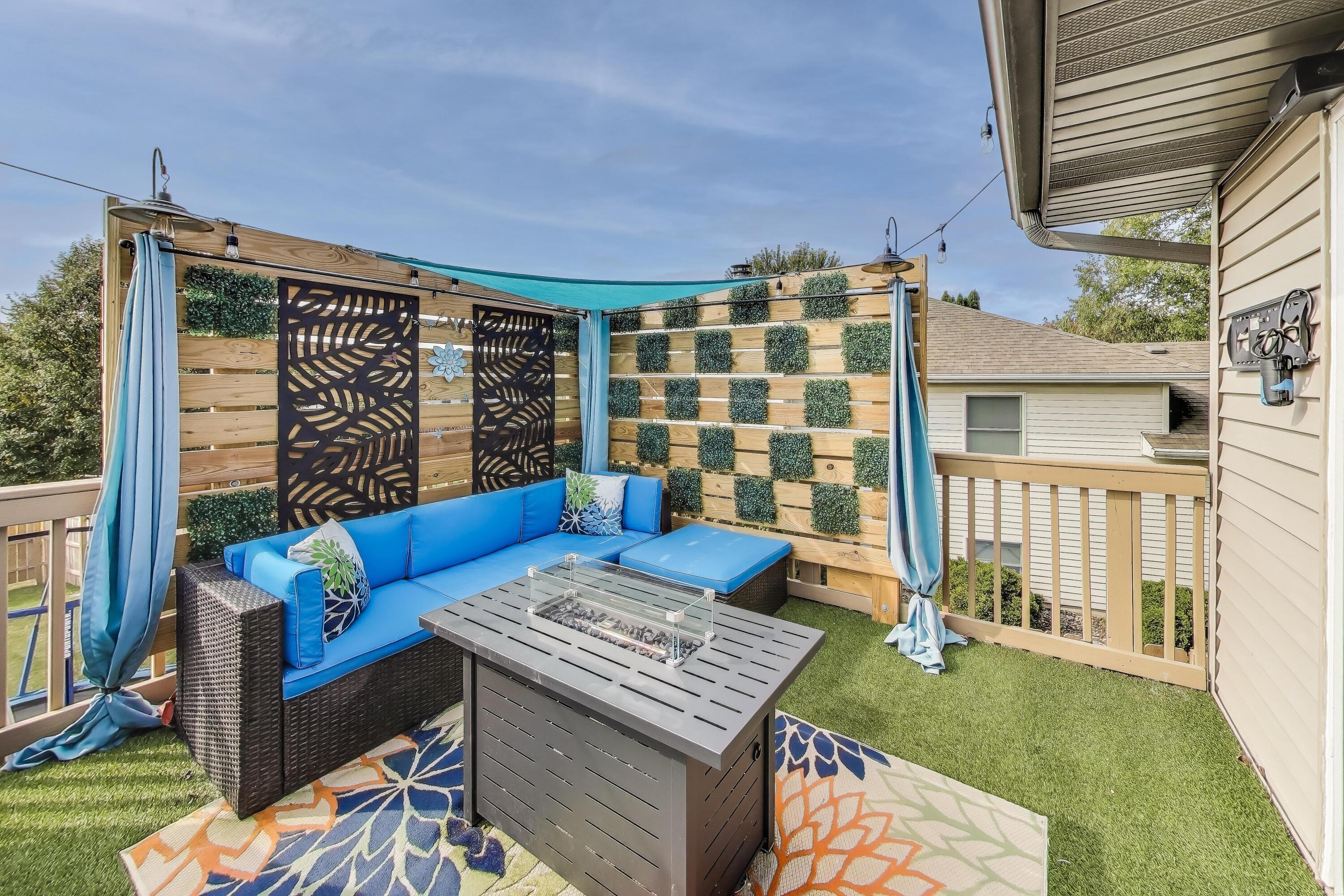 1235 West 99th Avenue Crown Point, IN 46307 - Photo 31 of 54 a view of a chairs and table in a patio