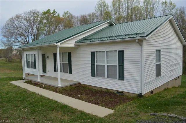 $1,200 | 771 Hamlet Road, Reidsville, NC 27320