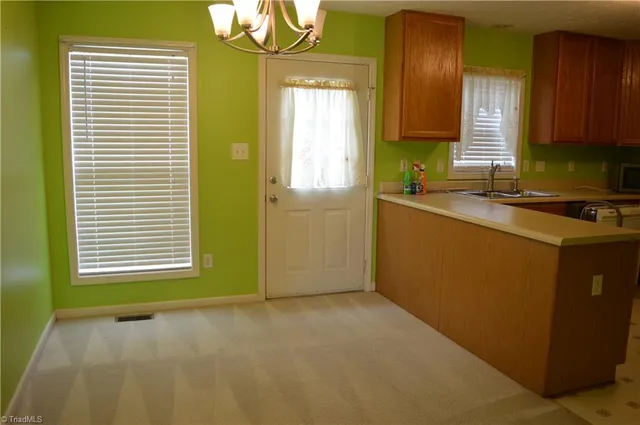 $1,200 | 771 Hamlet Road, Reidsville, NC 27320