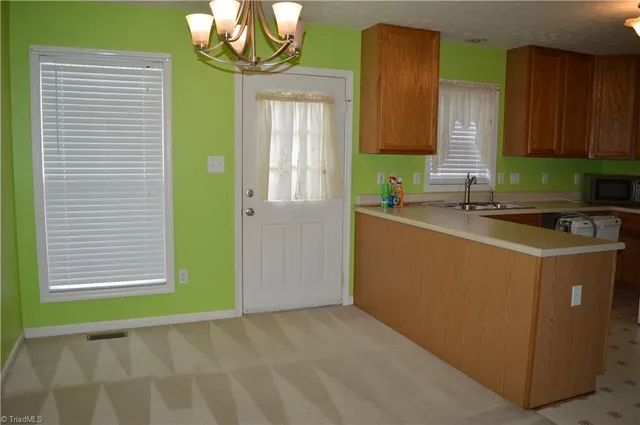 $1,200 | 771 Hamlet Road, Reidsville, NC 27320