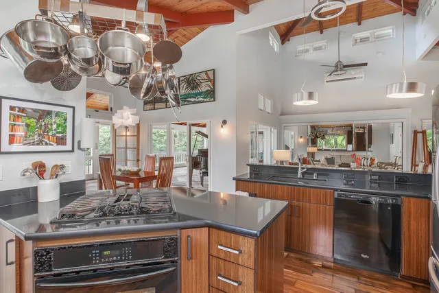 $2,250,000 | 29-2115 Old Mamalahoa Highway, Hakalau, HI 96781