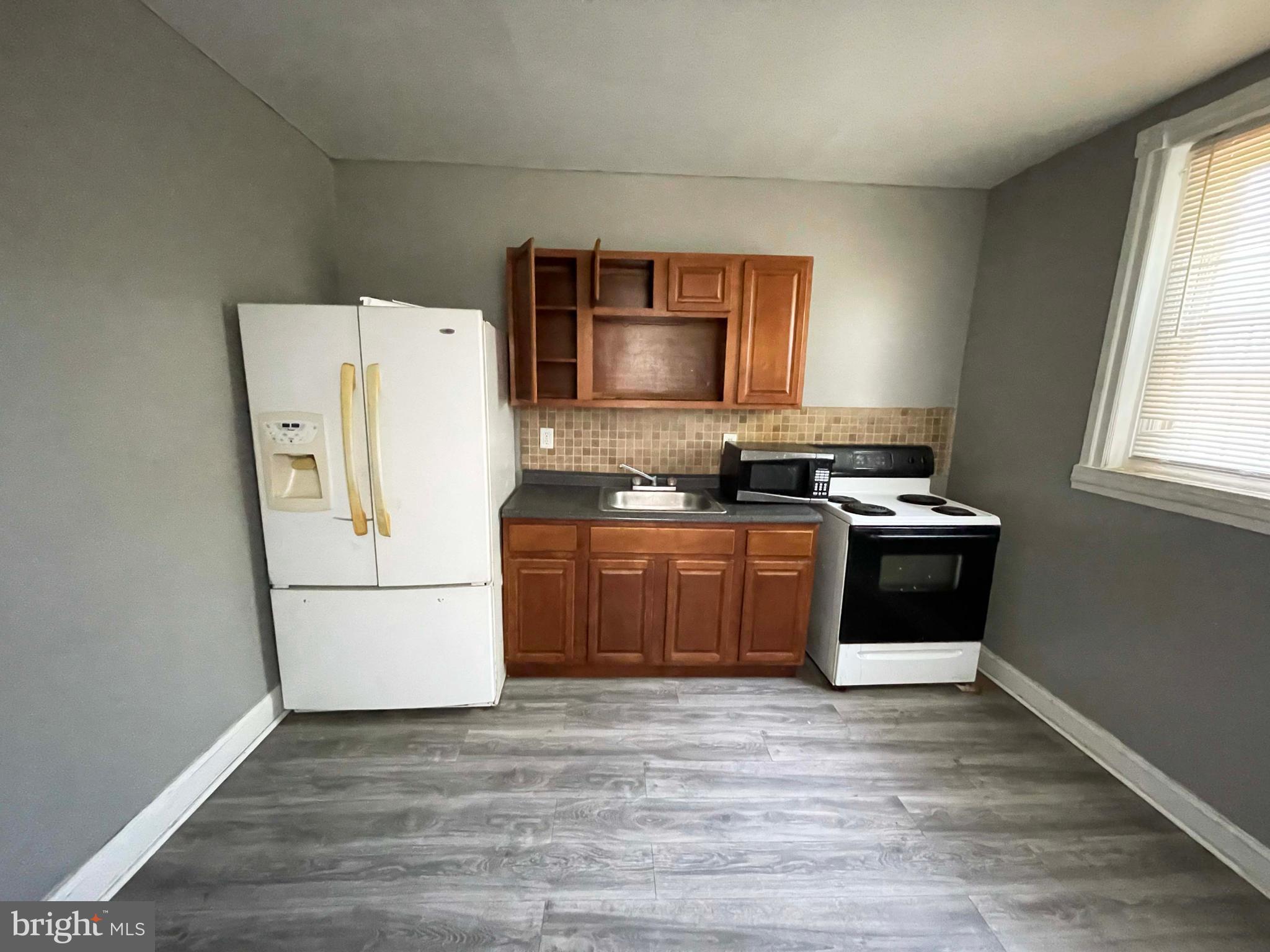 6065 Chester Avenue Philadelphia, PA 19142 - Photo 13 of 35 Kitchen