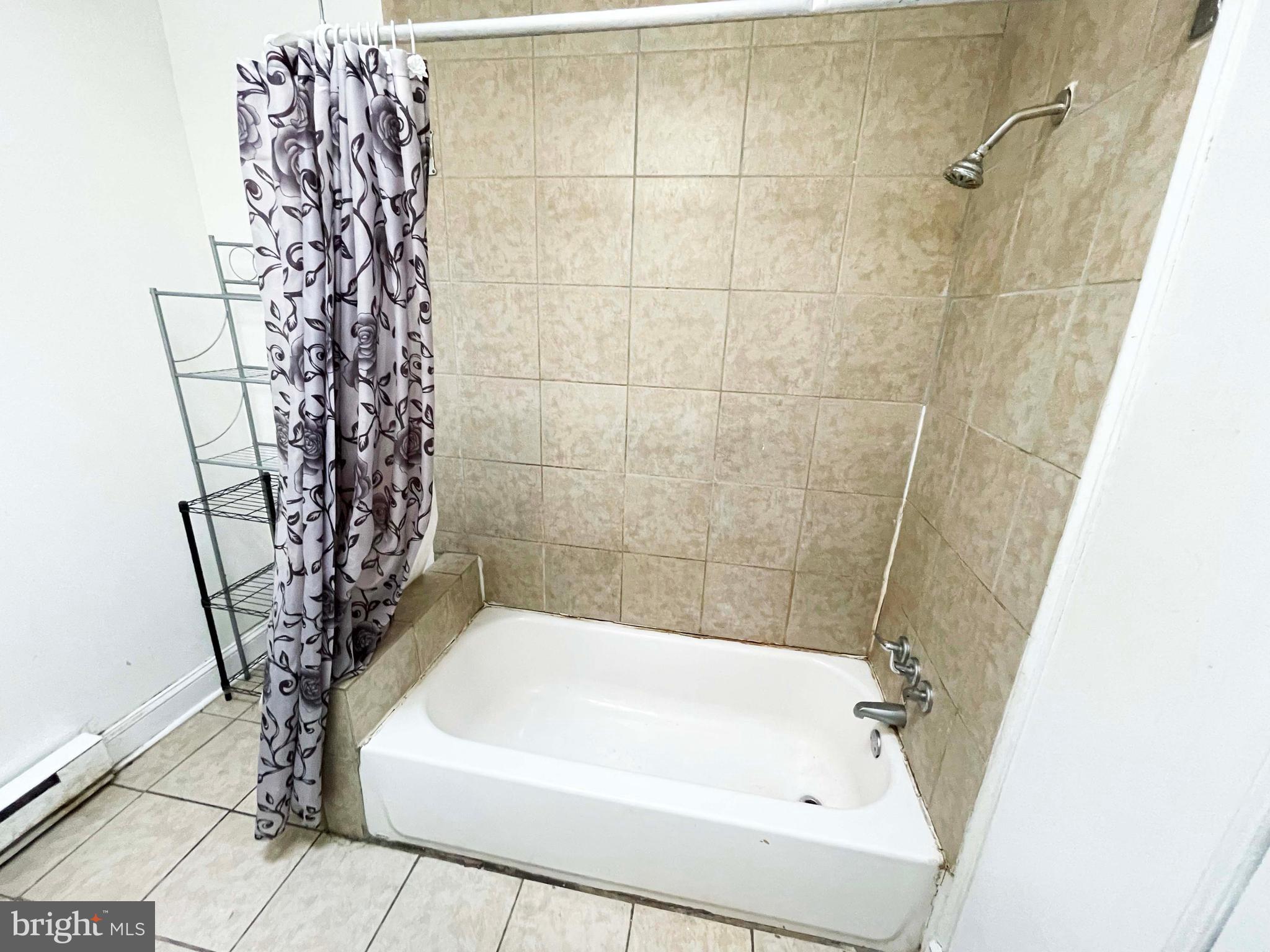 6065 Chester Avenue Philadelphia, PA 19142 - Photo 21 of 35 2nd FL - Full Bathroom