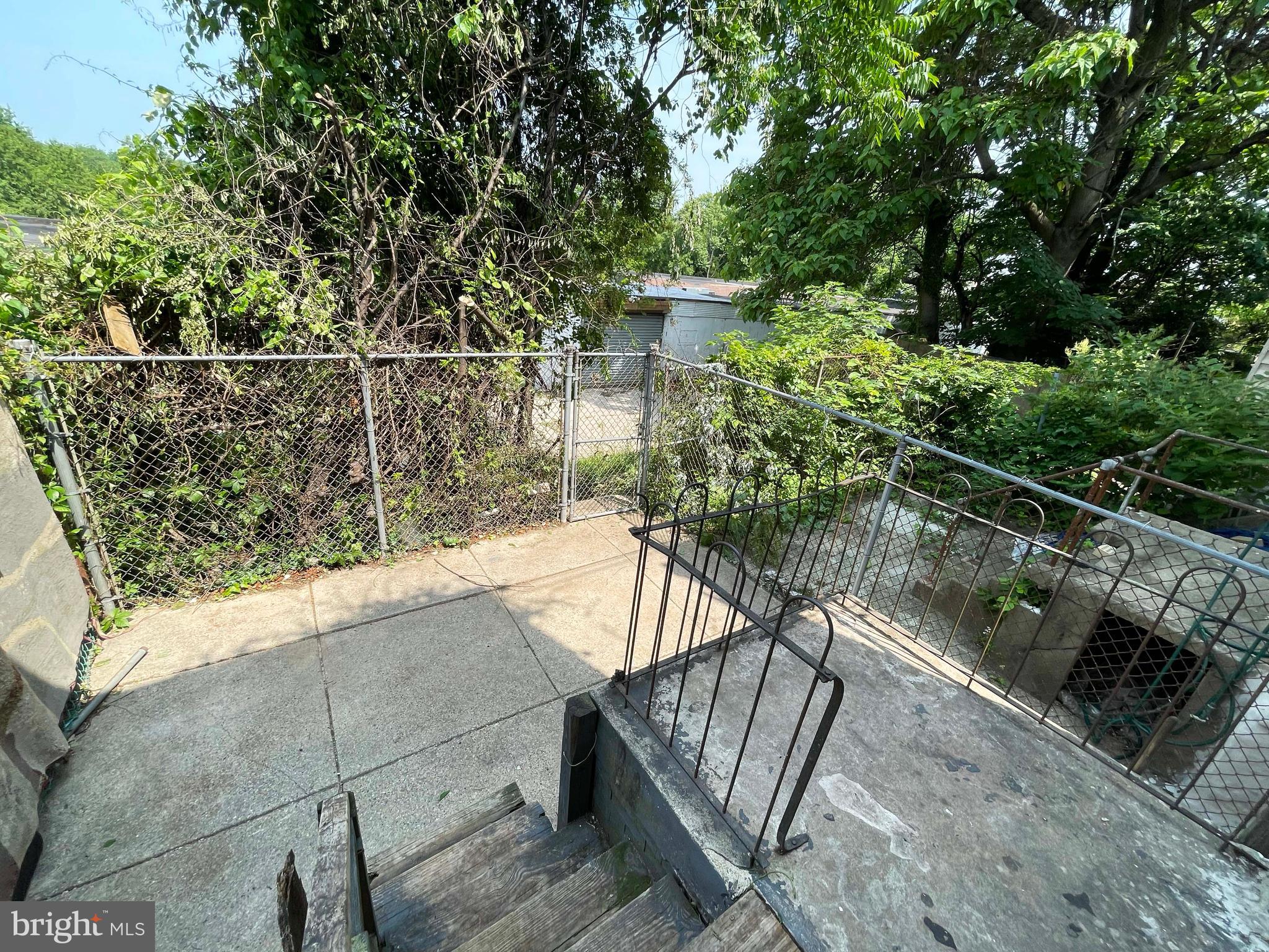 6065 Chester Avenue Philadelphia, PA 19142 - Photo 31 of 35 Backyard