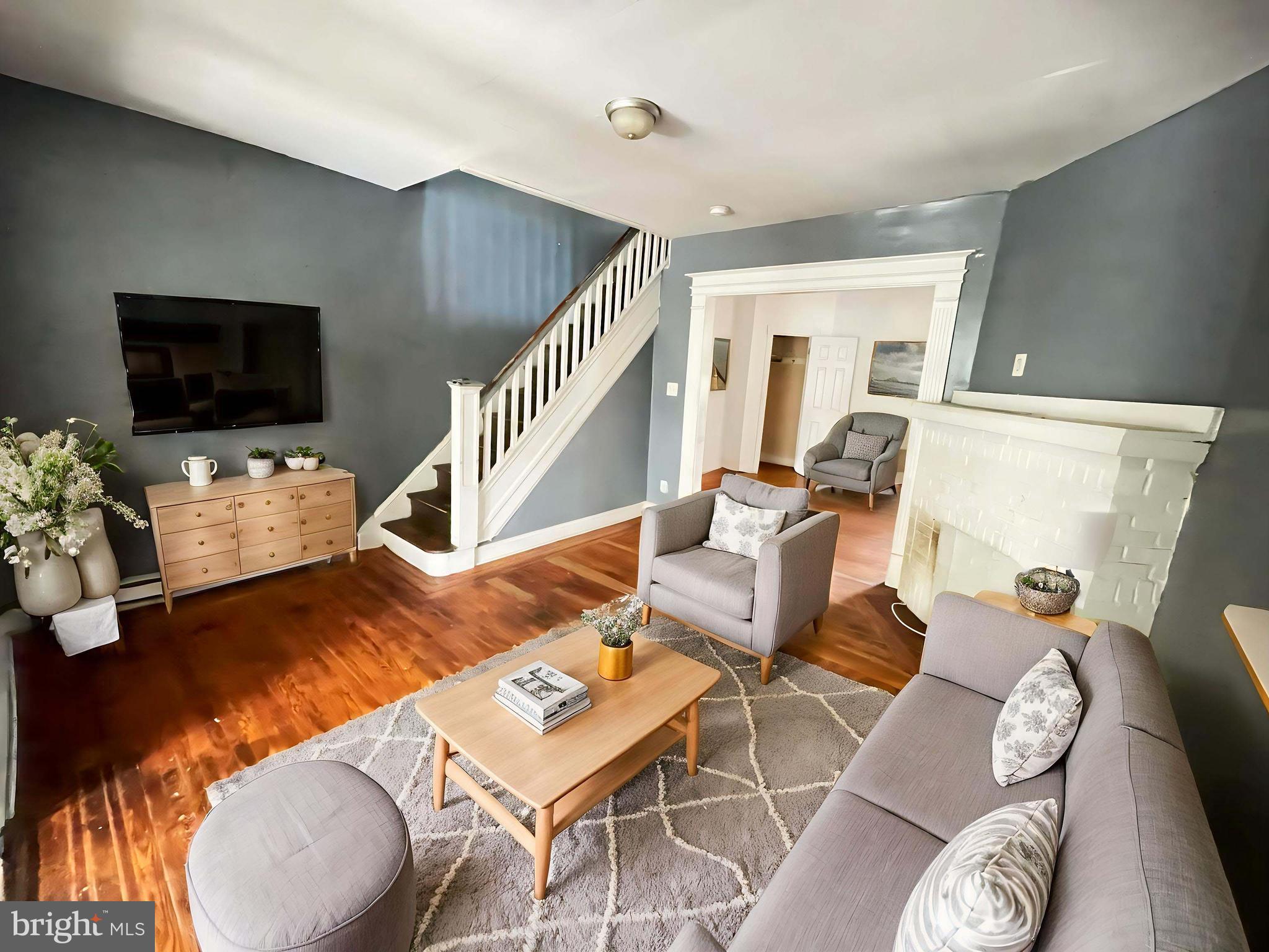 6065 Chester Avenue Philadelphia, PA 19142 - Photo 7 of 35 Living Room (staged)