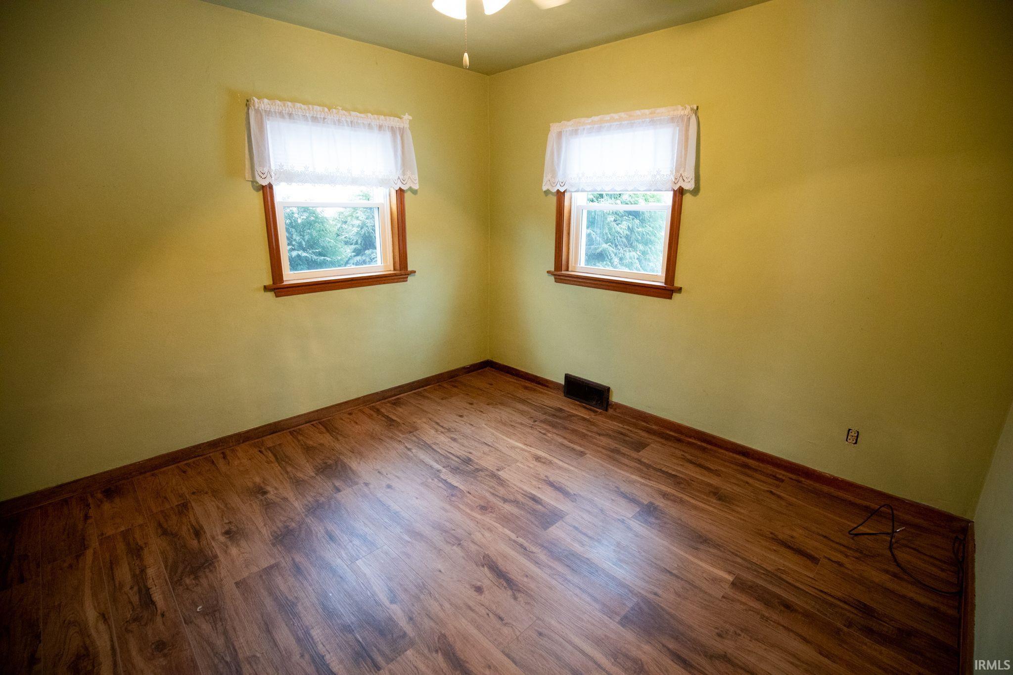 21929 Riley Road Lakeville, IN 46536 - Photo 5 of 18 Gallery Image 5
