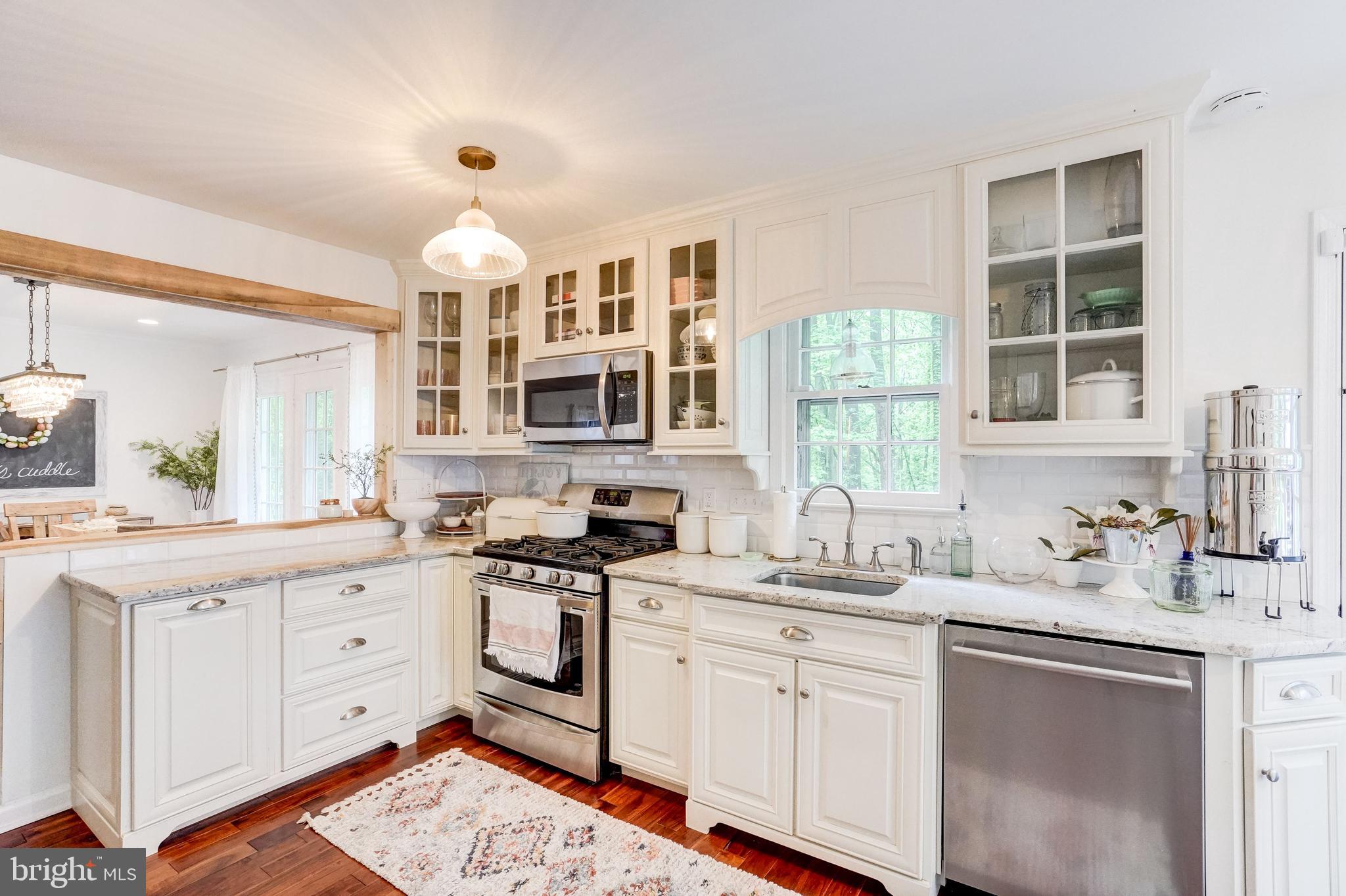 11697 Stockbridge Lane Reston, VA 20194 - Photo 11 of 34