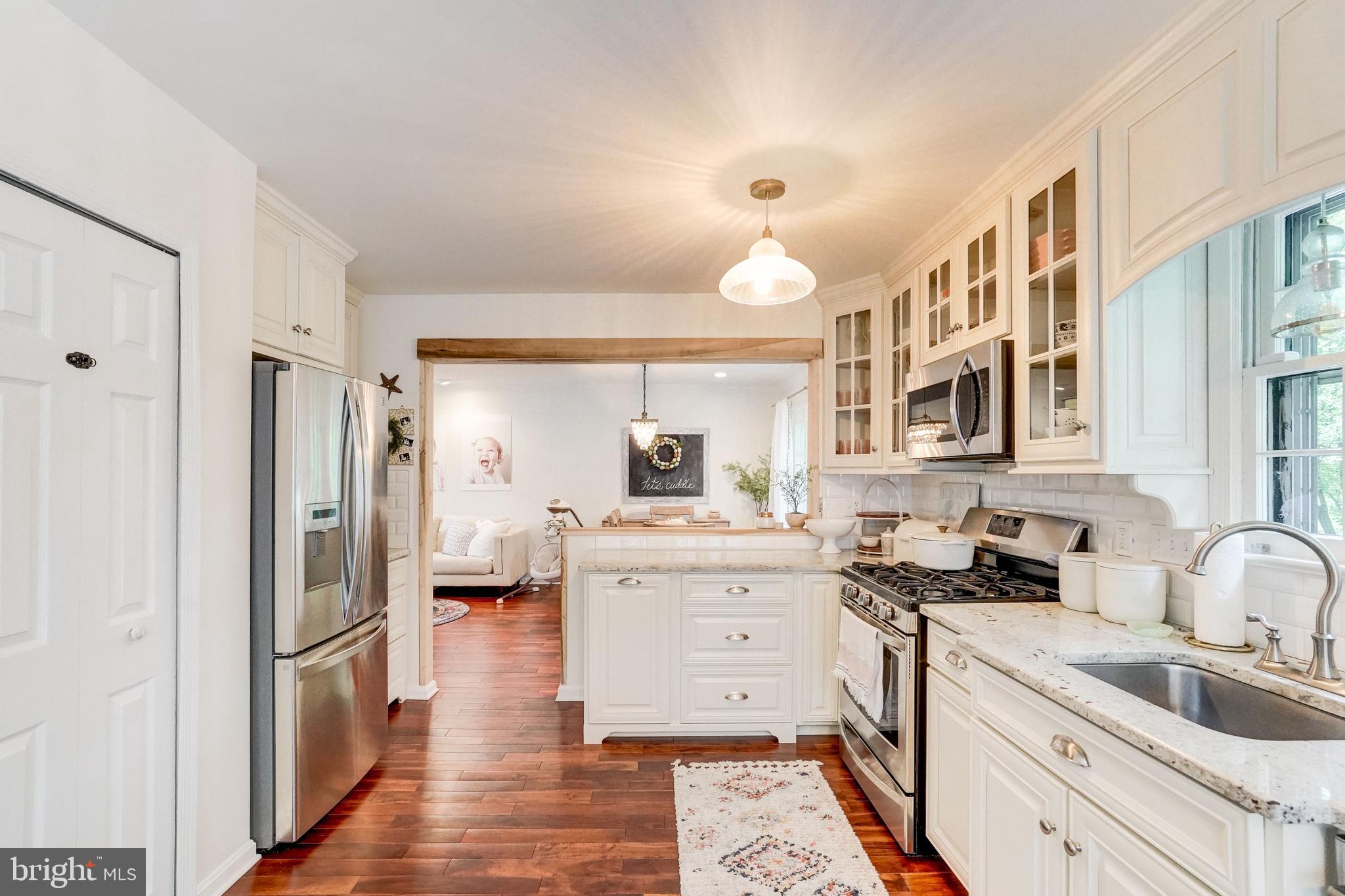 11697 Stockbridge Lane Reston, VA 20194 - Photo 12 of 34