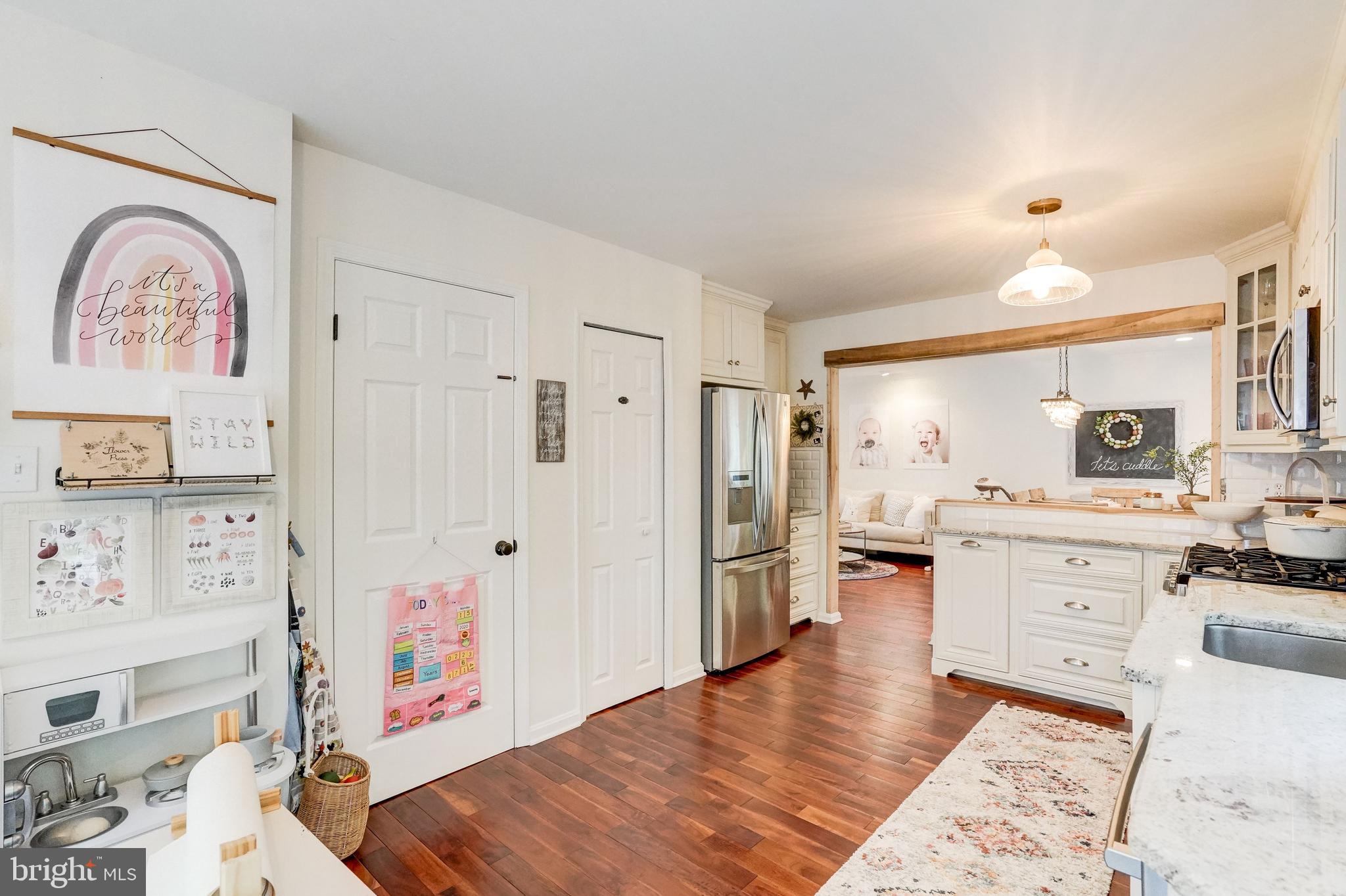 11697 Stockbridge Lane Reston, VA 20194 - Photo 13 of 34