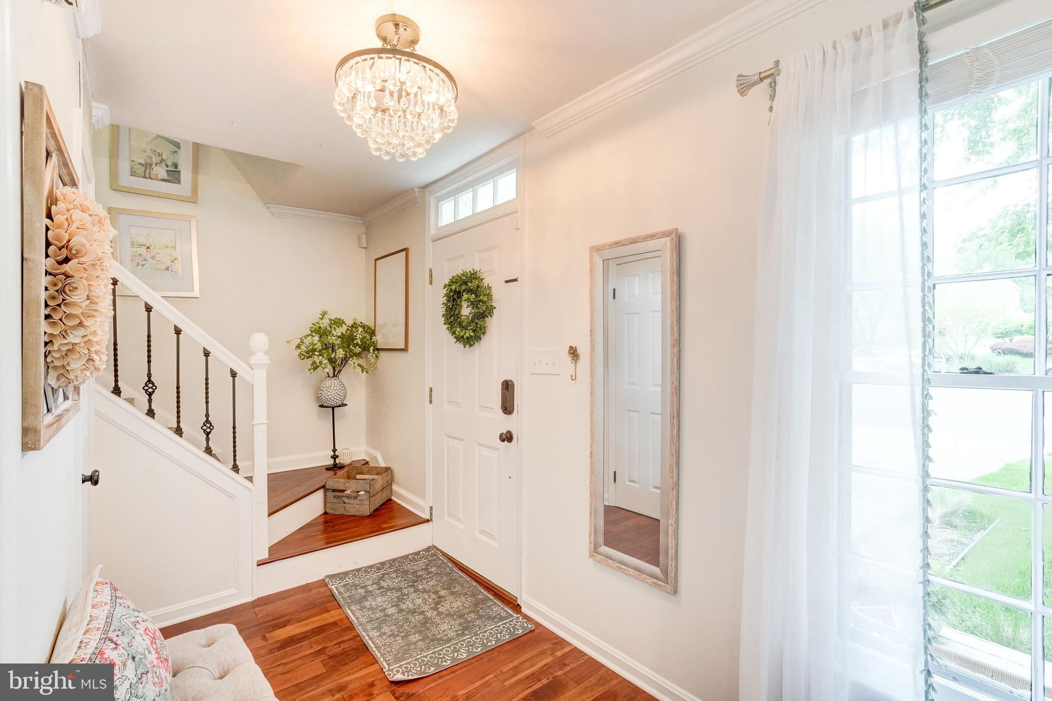 11697 Stockbridge Lane Reston, VA 20194 - Photo 4 of 34