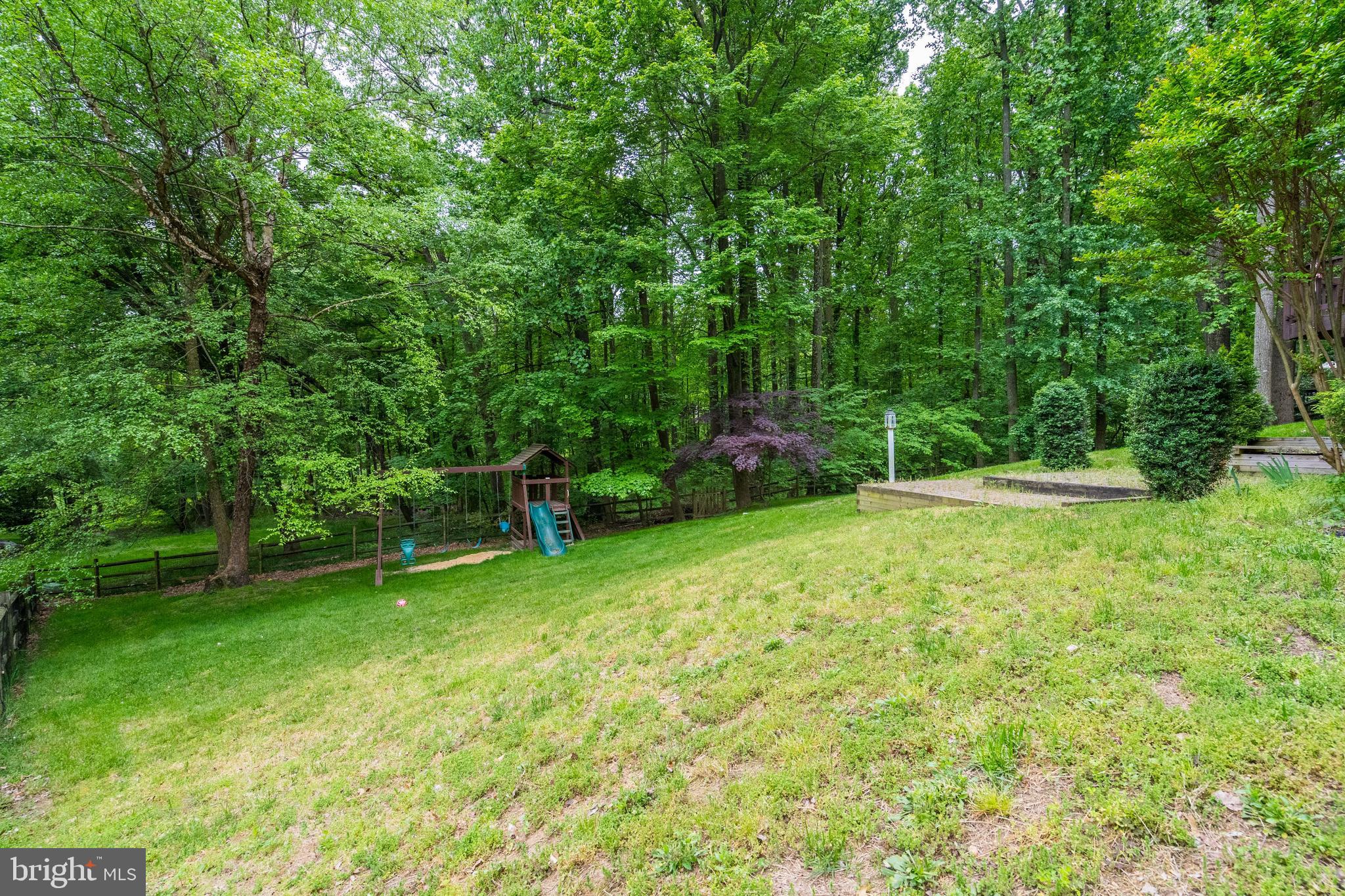 11697 Stockbridge Lane Reston, VA 20194 - Photo 32 of 34