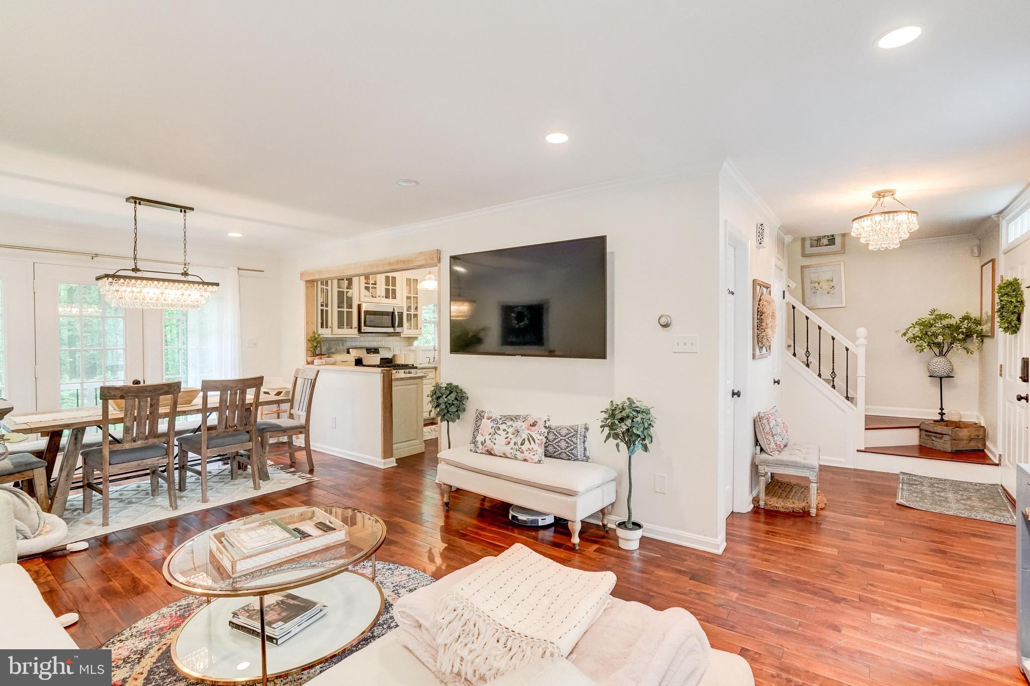 11697 Stockbridge Lane Reston, VA 20194 - Photo 6 of 34