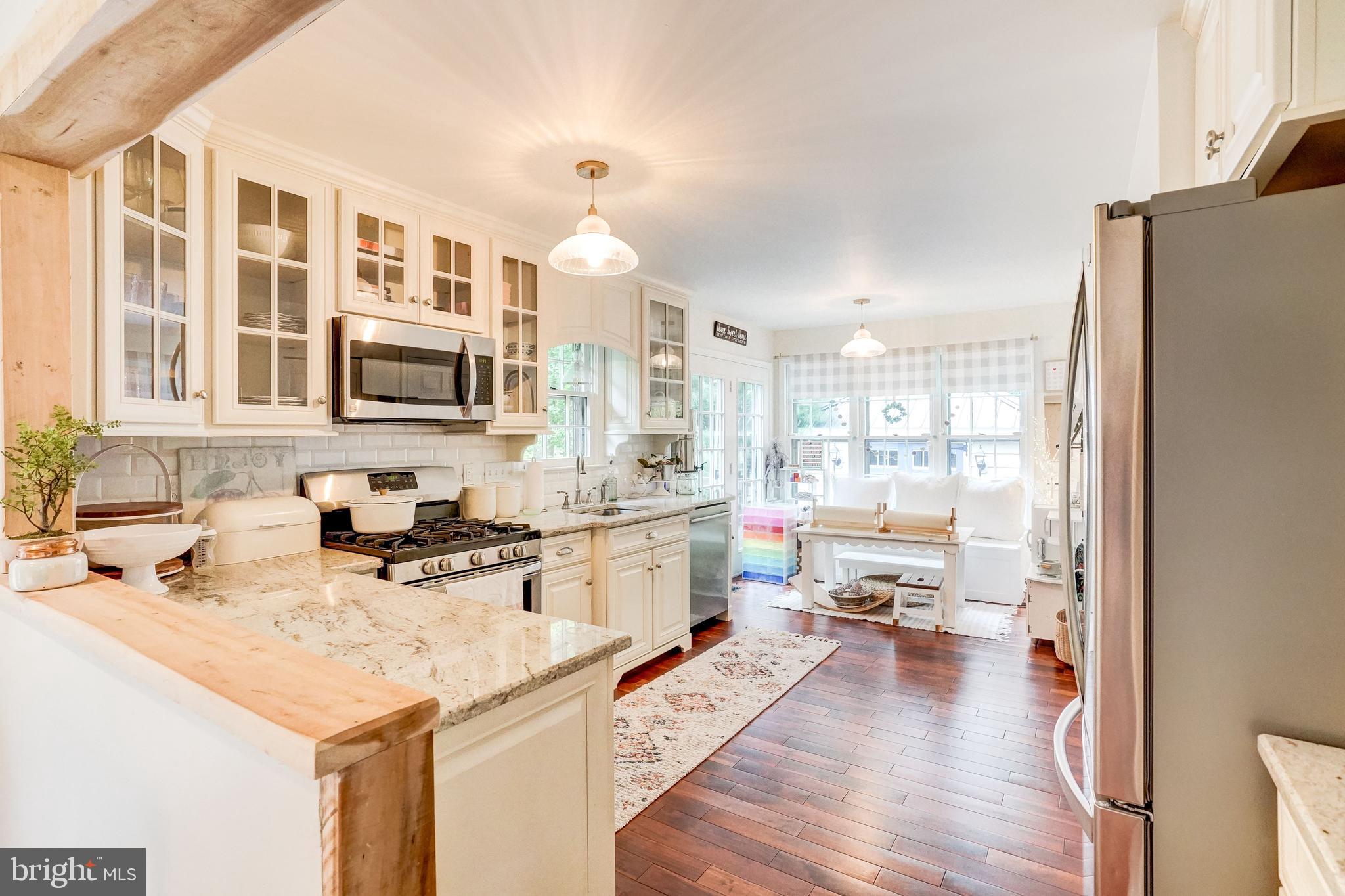 11697 Stockbridge Lane Reston, VA 20194 - Photo 9 of 34