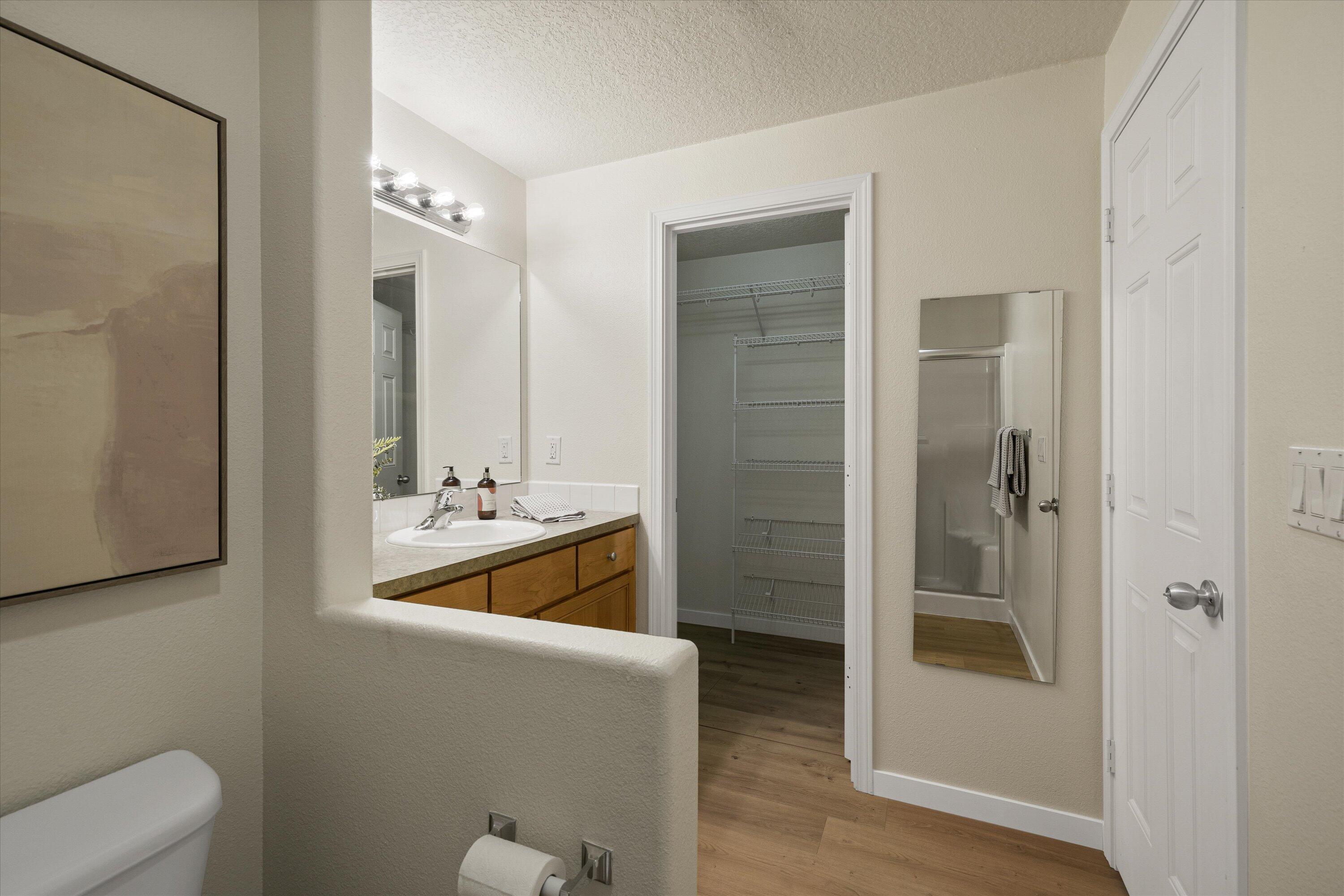 63169 Boyd Acres Road Bend, OR 97701 - Photo 15 of 23 Primary Bathroom w/walk-in closet