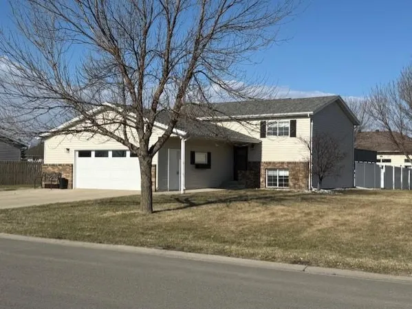 $319,900 | 313 15th Street North, Breckenridge, MN 56520