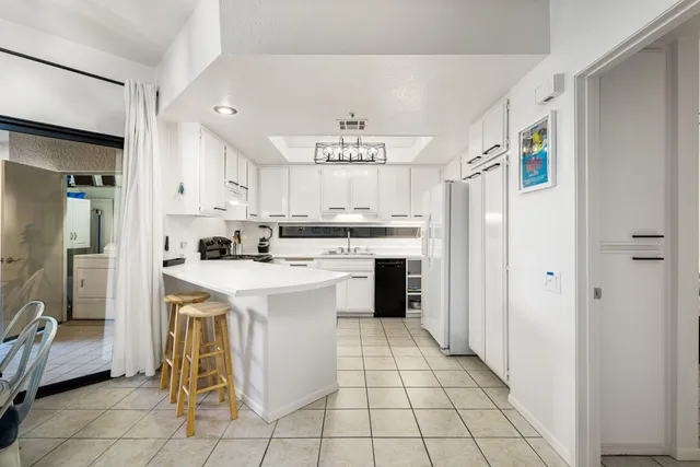 $350,000 | 255 South Avenida Caballeros, Unit 302, Palm Springs, CA 92262