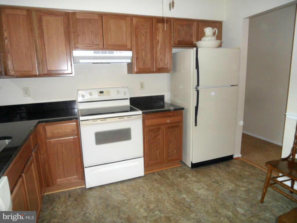 7045 Catalpa Road Frederick, MD 21703 - Photo 7 of 17 Kitchen with NEW vinyl!