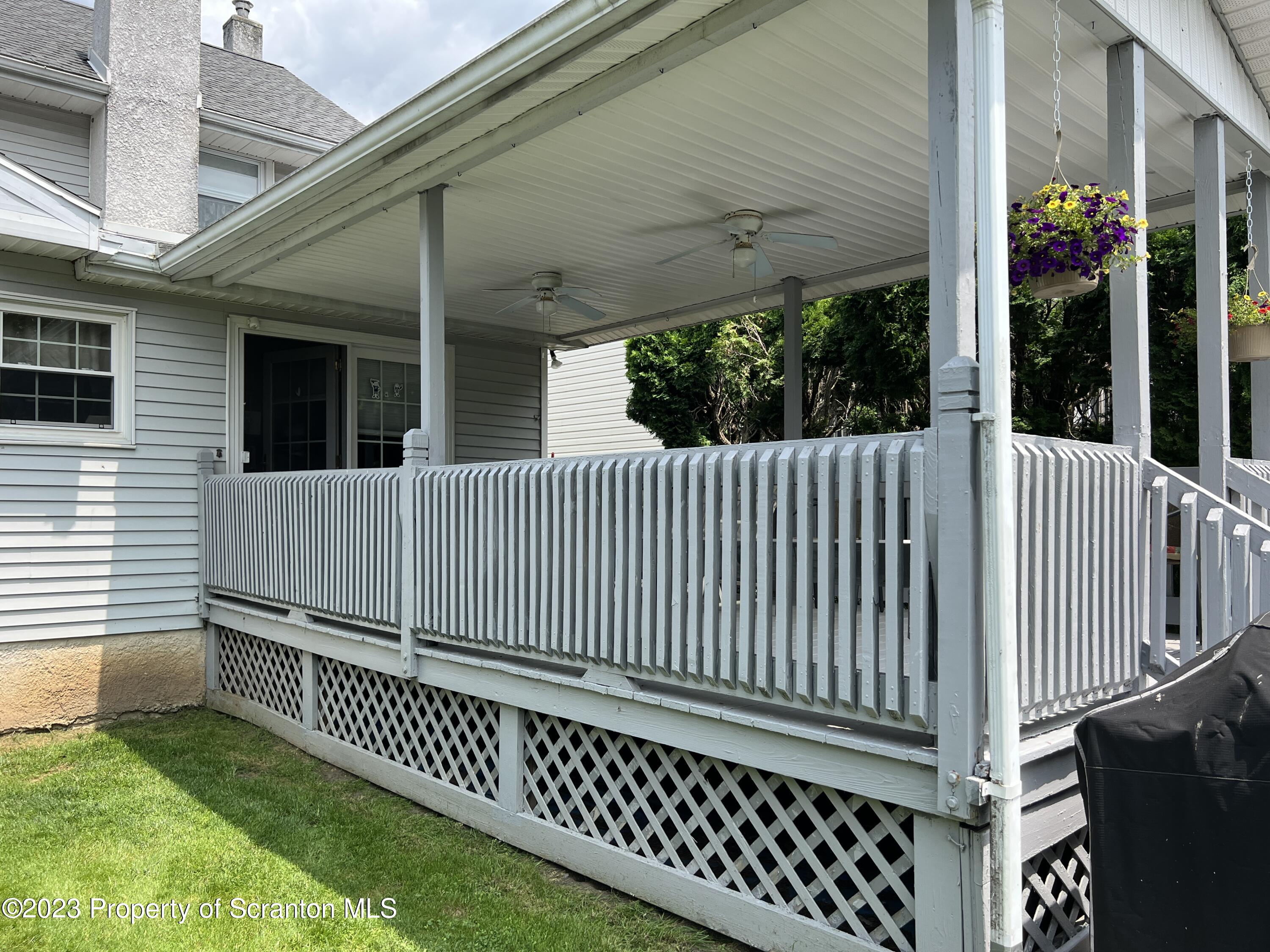 313 Union Street Taylor, PA 18517 - Photo 4 of 29 Gallery Image 4