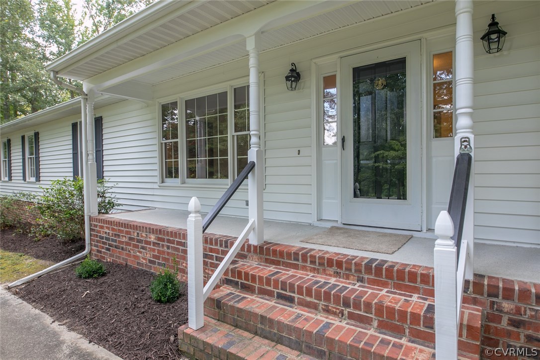 1959 Meadow Road Sandston, VA 23150 - Photo 3 of 38 Gallery Image 3