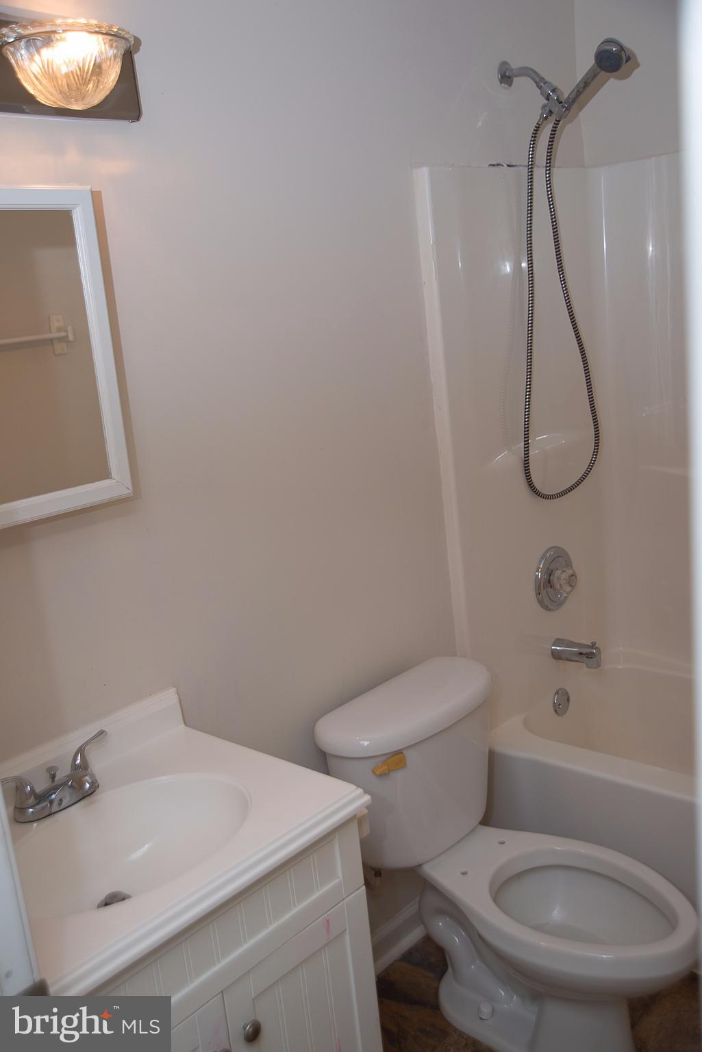 5 Ridgeview Circle Fredericksburg, VA 22406 - Photo 17 of 21 Bath on upper level. in law suite