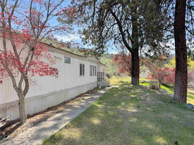 $249,900 | 31884 Phillips Lane East, Davenport, WA 99122