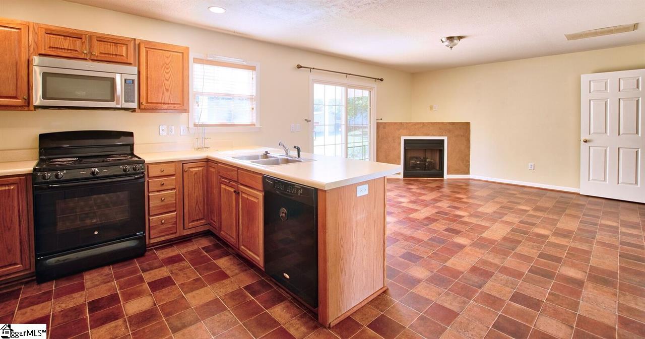 302 Packer Court Greer, SC 29651 - Photo 8 of 23 Gallery Image 8