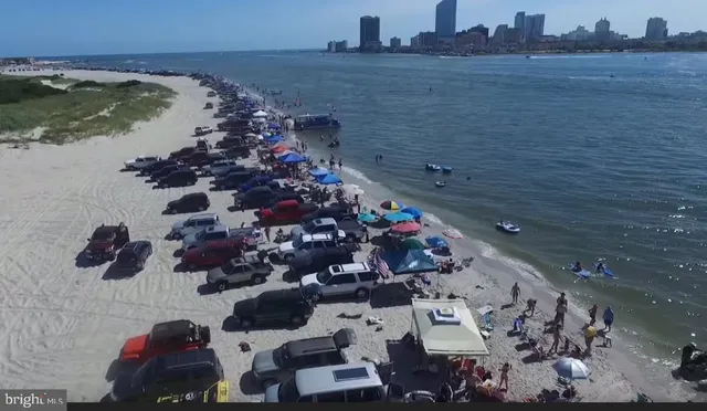 $2,300 | 3200 West Brigantine Avenue, Unit 6, Brigantine, NJ 08203