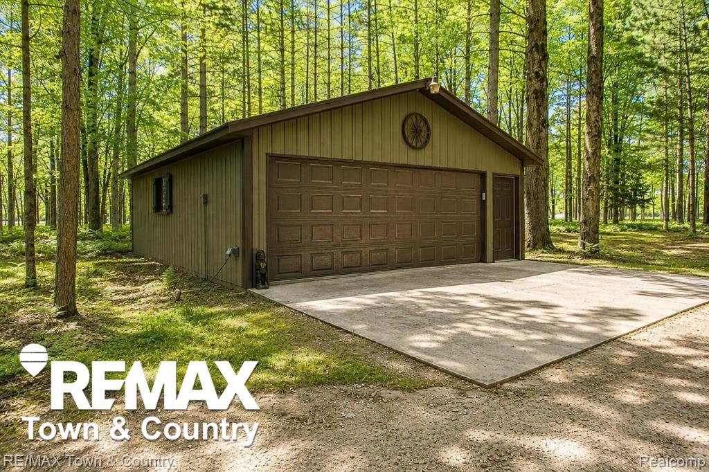 1293 Bellinger Road Gladwin, MI 48624 - Photo 3 of 27 Gallery Image 3