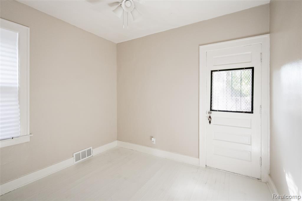 5783 Yorkshire Road Detroit, MI 48224 - Photo 15 of 30