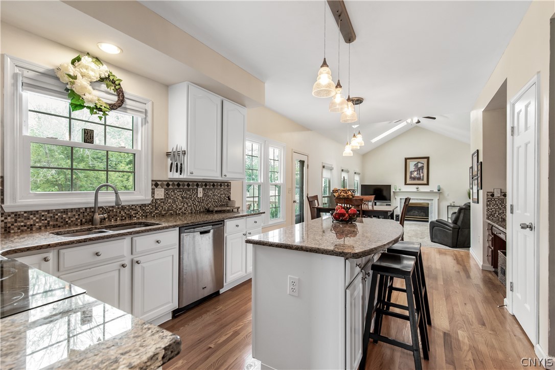 8265 Dampier Circle Clay, NY 13090 - Photo 16 of 33