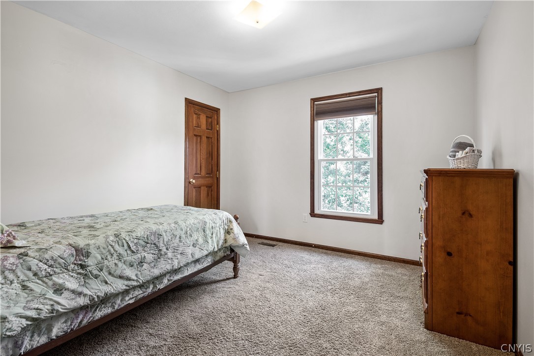 8265 Dampier Circle Clay, NY 13090 - Photo 27 of 33