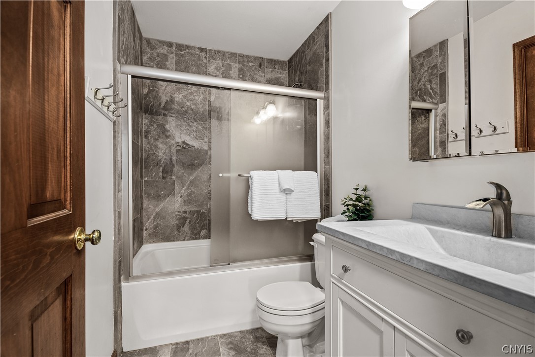 8265 Dampier Circle Clay, NY 13090 - Photo 29 of 33