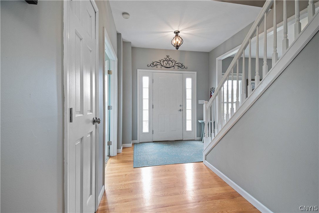 8265 Dampier Circle Clay, NY 13090 - Photo 3 of 33