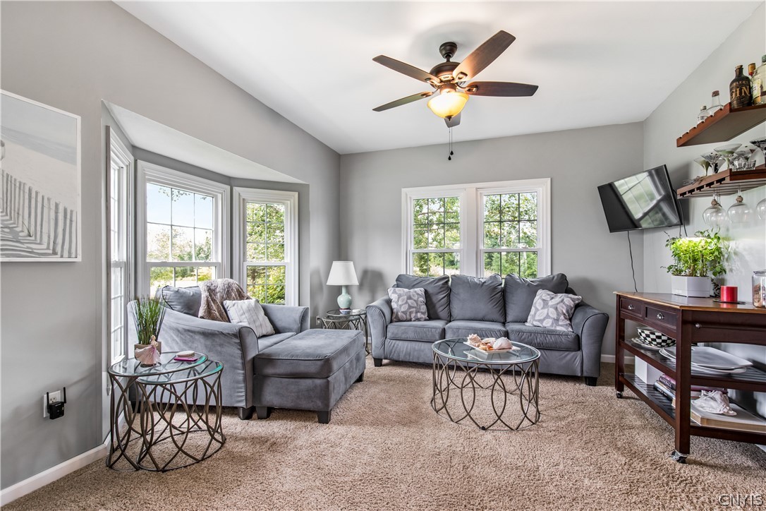 8265 Dampier Circle Clay, NY 13090 - Photo 9 of 33