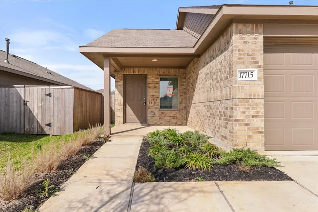 $1,975 | 17715 Grv Hl Drive, Hockley, TX 77447