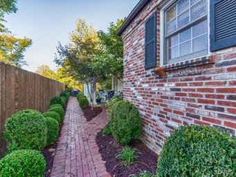 17 Enfield Road Olivette, MO 63132 - Photo 6 of 48
