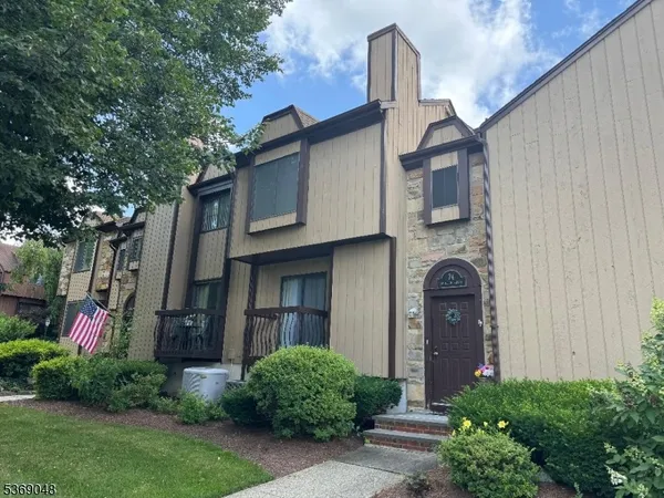 $2,800 | 74 Schindler Square, Hackettstown, NJ 07840