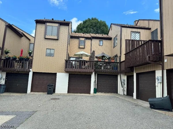 $2,800 | 74 Schindler Square, Hackettstown, NJ 07840